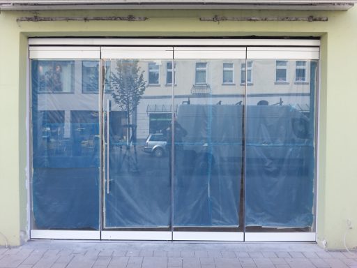 Ganzglas-Faltanlage für ein Geschäftseingang, Tür, Scheibe